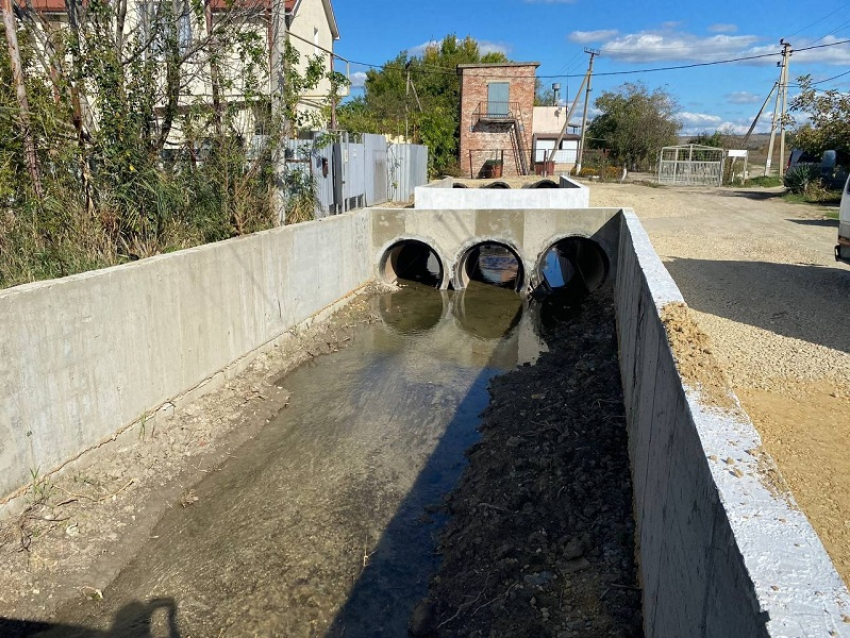 Чтобы Анапу не топило – на курорте продолжают обустраивать водоотводные каналы