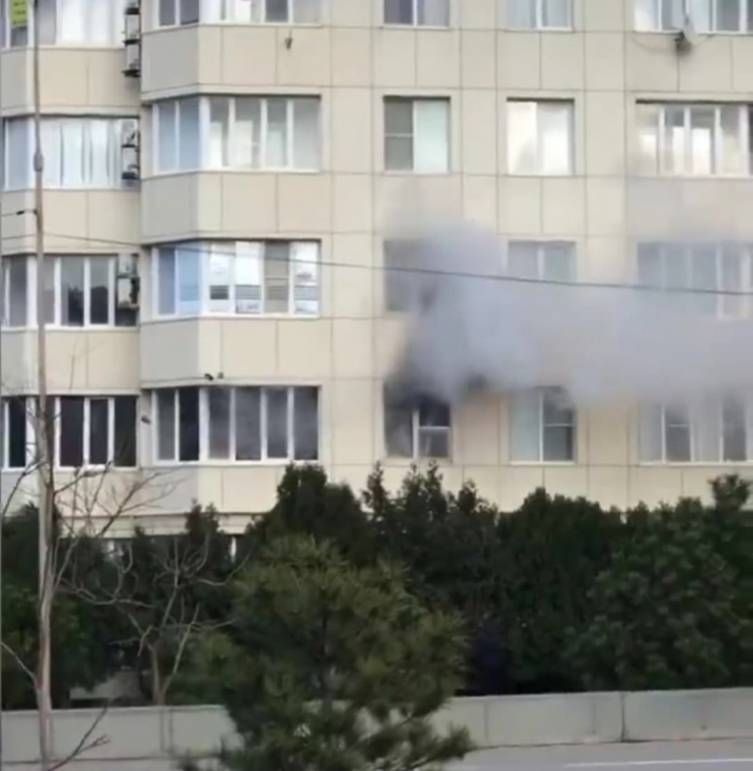 В Анапе на ул. Ленина горела квартира, 10 человек эвакуиравали
