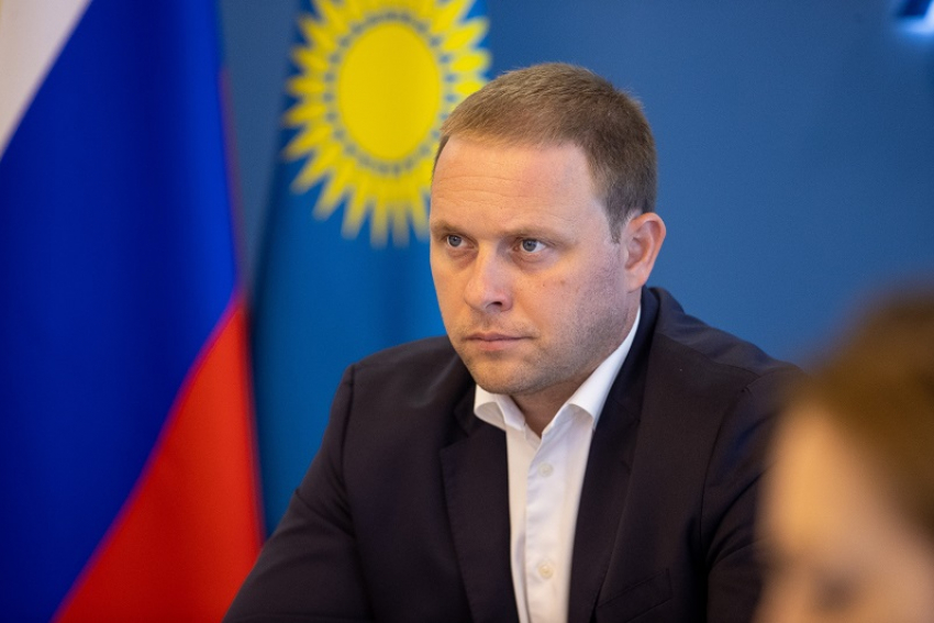 Новые больницы и школы с детсадами – о чем мэр отчитался перед депутатами Совета