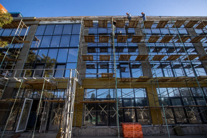 Капремонт спортшколы «Виктория» завершится к июлю следующего года