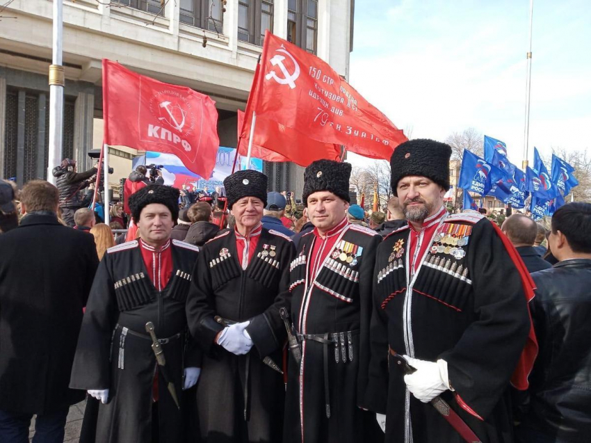 Анапские казаки в Симферополе отметили пятилетие воссоединения Крыма и России