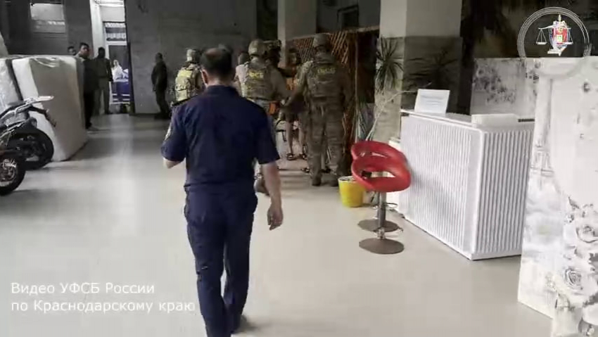 В Сочи мать и сын - «граждане СССР» - получили реальные сроки за экстремизм