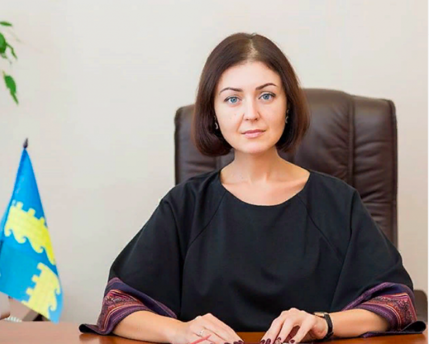 Прямо сейчас, в 16-30 начальник управления образования ответит на вопросы анапчан