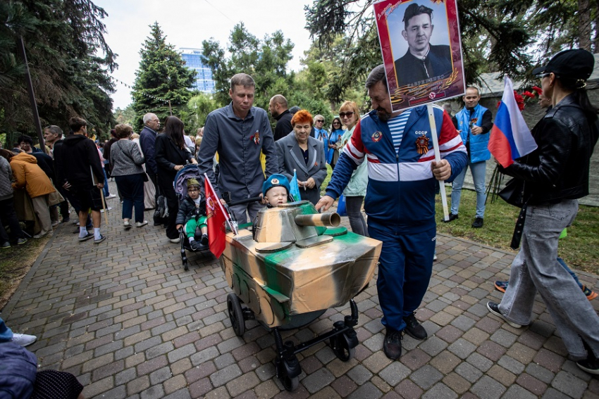 В День Победы анапчане писали письма ветеранам и угощались солдатской кашей