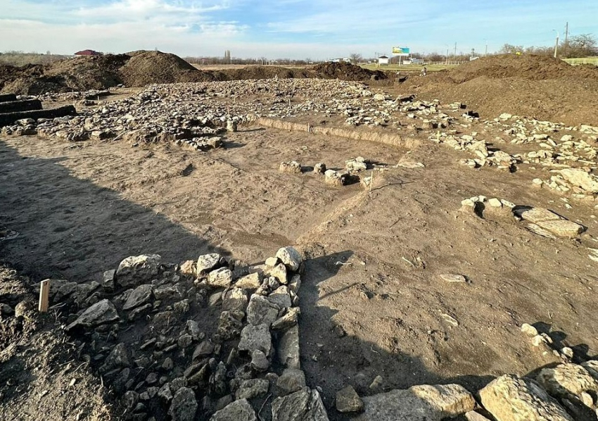 В Анапе ведутся раскопки археологического памятника 3-го века до нашей эры «Усадьба «Верхнее Джемете II