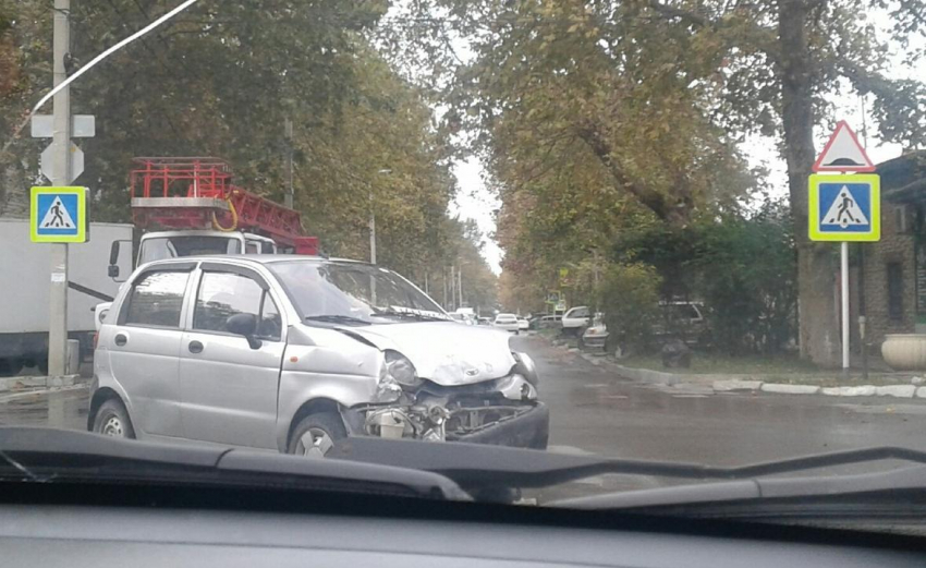 В Анапе в дтп погиб водитель, пострадала женщина и произошло столкновение нескольких авто