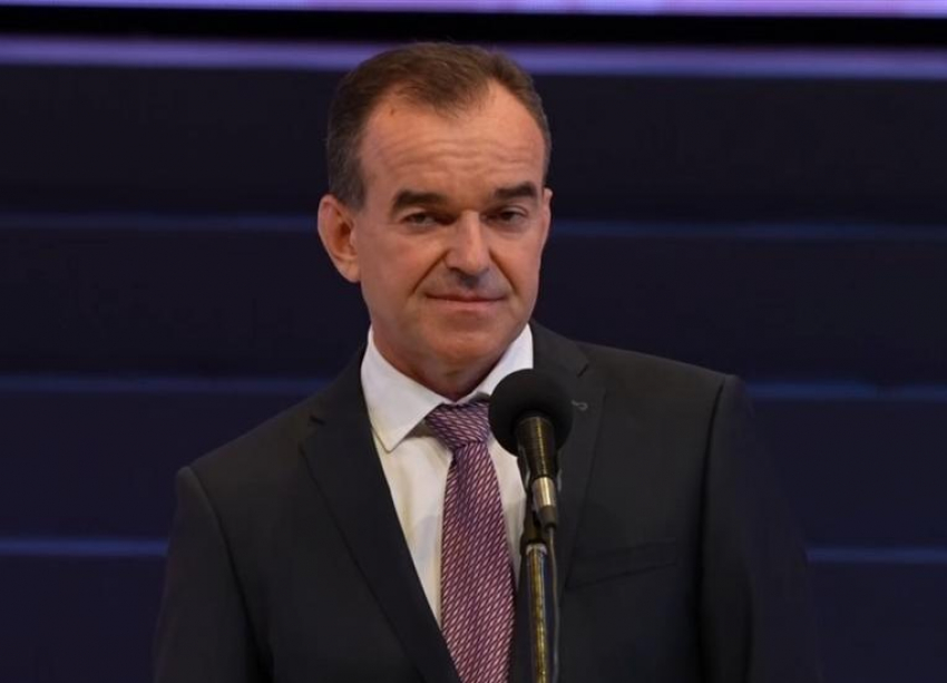 Вениамин Кондратьев поздравил женщин Кубани с 8 Марта