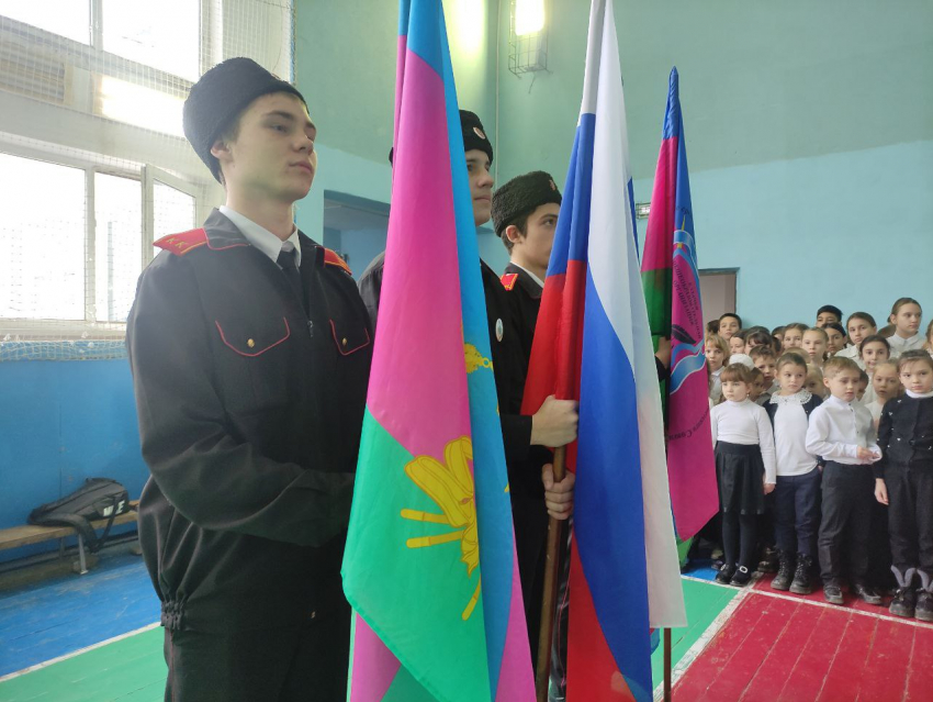 В школе под Анапой объявлен месяц оборонно-массовой и военно-патриотической работы