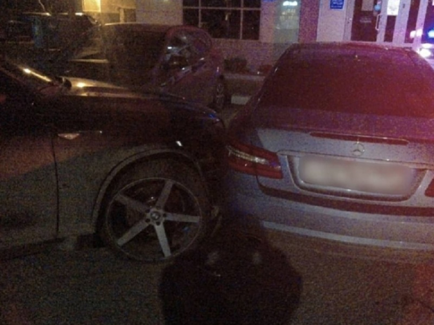 20-летний анапчанин угнал BMW X6 и попал в аварию