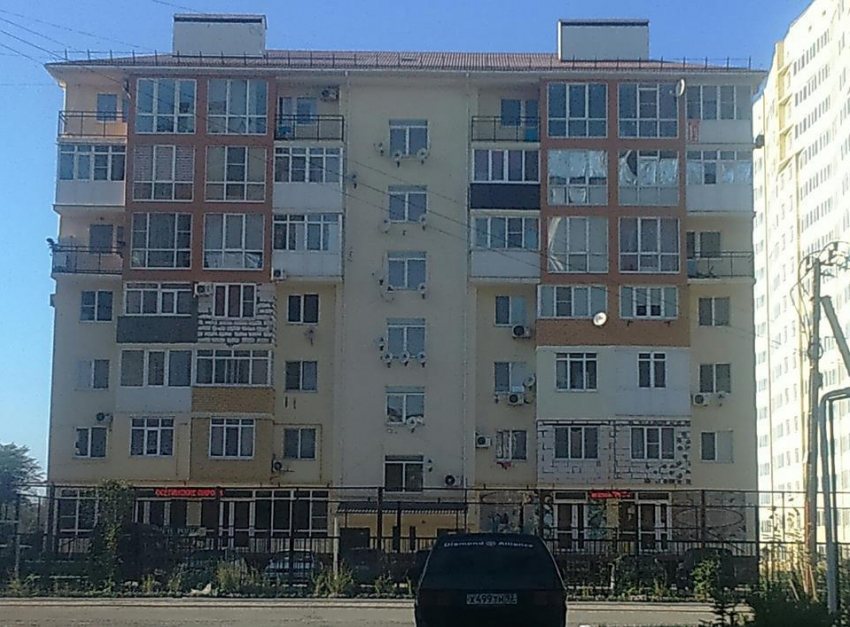 «Хоть бы фасад покрасили» : жители возмущены «уникальностью» архитектурного стиля Анапы