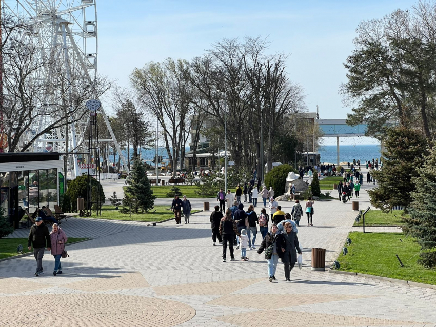 В день велосипеда в Анапе малооблачно
