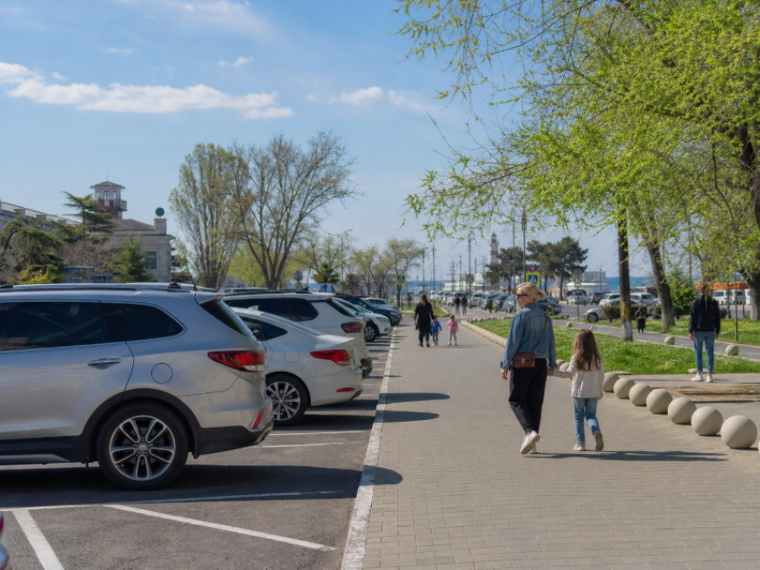 В Анапе на майских праздниках платные парковки станут бесплатными