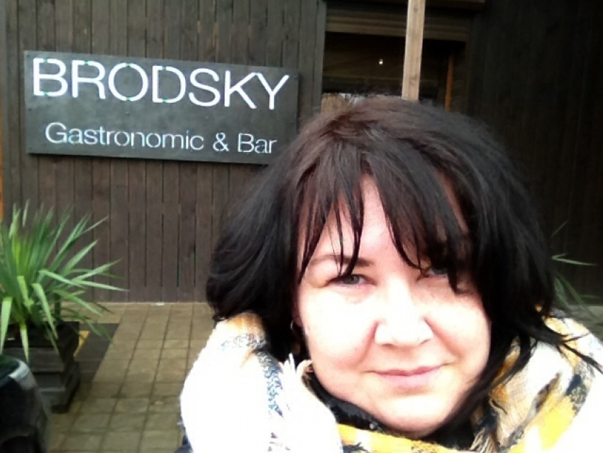 Где в Анапе можно выпить кофе в компании очень известных в России людей