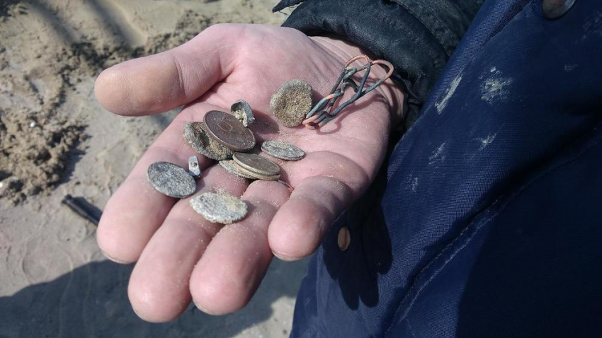 Анапские кладоискатели находят антикварные вещи в море и на пляже