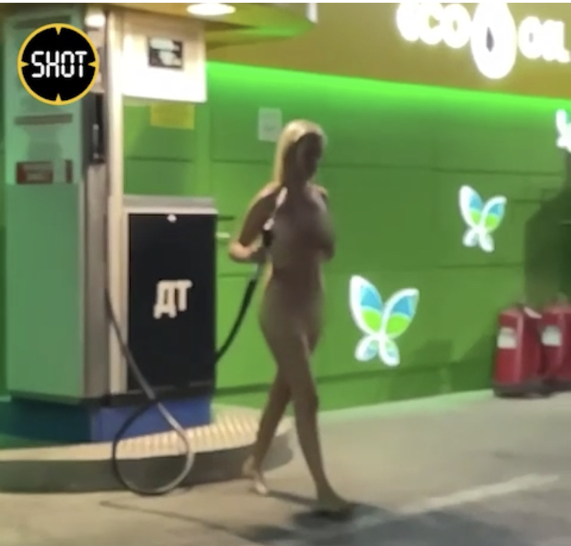 Две голые девушки издеваются над друг другом: 1458 видео в HD