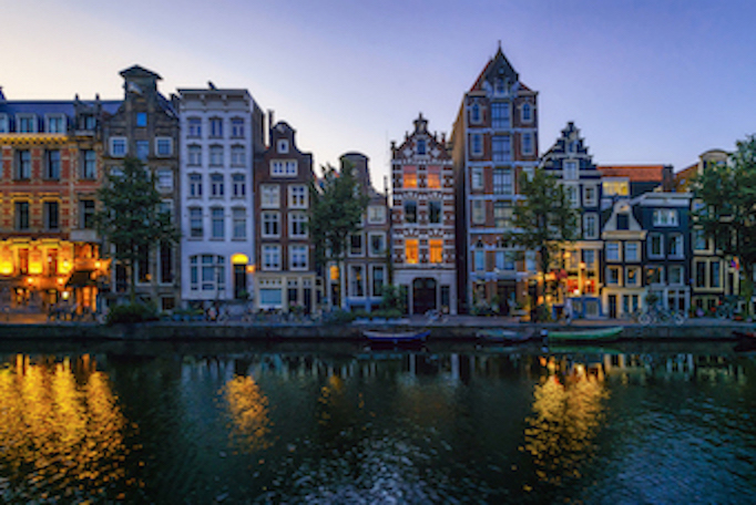 Netherlands_Amsterdam_Houses_Rivers_Evening_529829_2700x1800.jpg